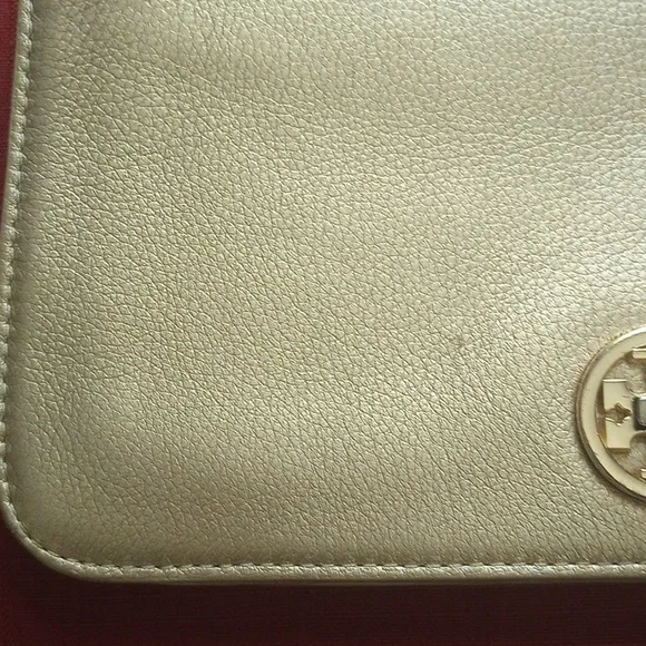 Tory Burch Gold Clutch..No Straps - Picture 6 of 11